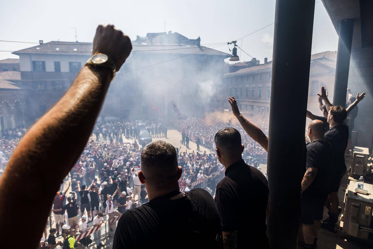 Giganții fotbalului, prezenți la înmormântarea lui Franco Baresi! Fețe nemaivăzute de microbiști de ceva vreme și-au făcut apariția