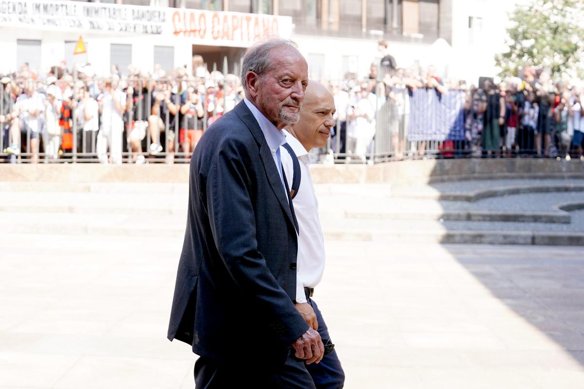 Imagini impresionante: Franco Baresi a fost înmormântat azi la Milano