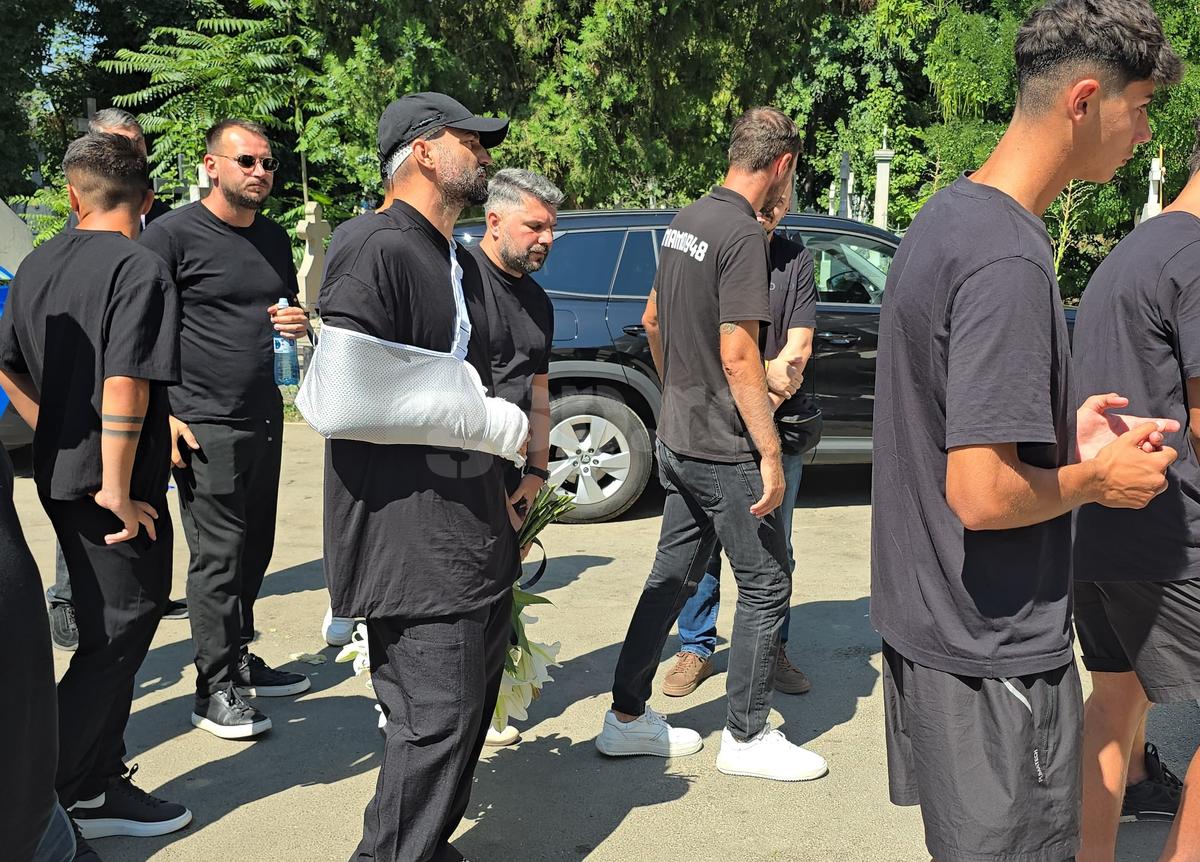 Adrian Ropotan, prima apariție după accidentul cu microbuzul lui Dinamo » A venit la înmormântarea fostului maseur