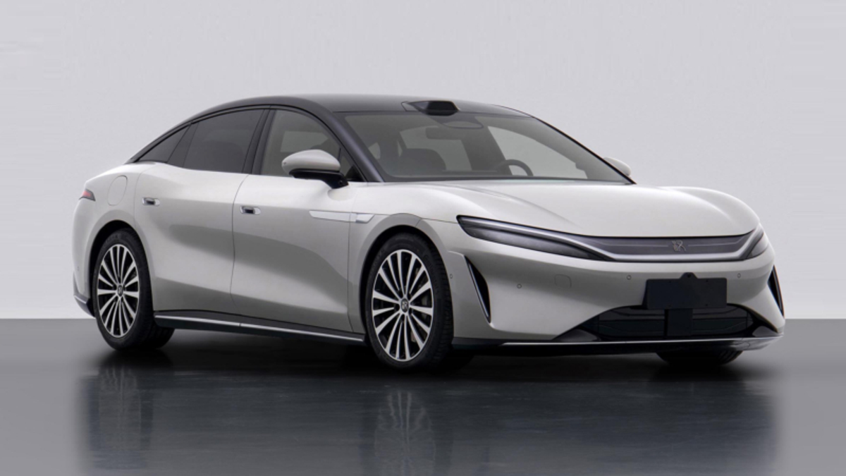 BYD atacă segmentul de lux: chinezii lansează o limuzină care să rivalizeze cu Mercedes și BMW