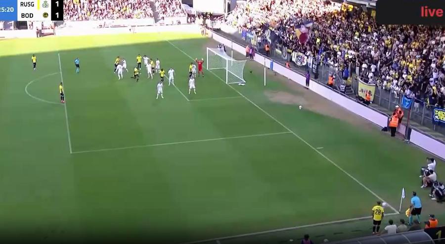 În minutul 25, Darius Olaru a contribuit din plin la golul lui Raul Florucz 6 goluri în Royale Union SG - Bodo/Glimt » Darius Olaru, decisiv!