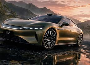 BYD atacă segmentul de lux: chinezii lansează o limuzină electrică care să rivalizeze cu Mercedes și BMW
