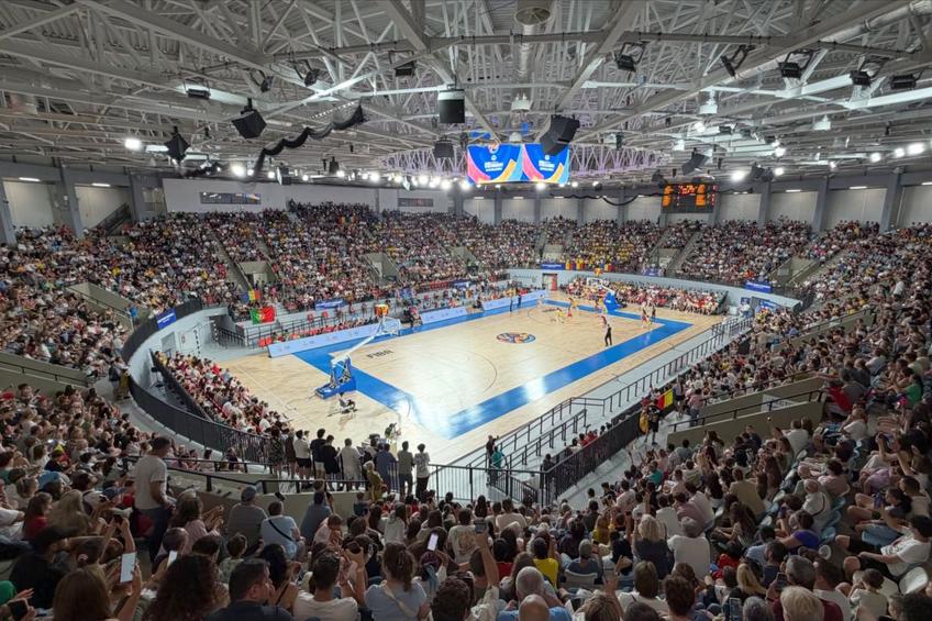 S-a întâmplat azi în România! O sală nouă și 4.670 spectatori la un meci de baschet feminin U18: „Am scris istorie”