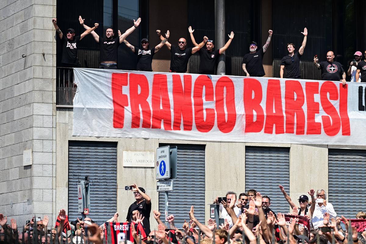Imagini impresionante: Franco Baresi a fost înmormântat azi la Milano