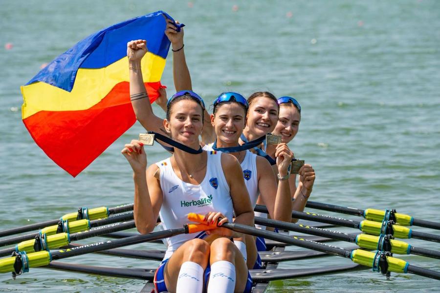 Barca feminină de 4 vâsle, bronz la Campionatele Europene 2026 Foto: FR Canotaj/Balint Czucz Bronz european aplaudat la 4 vâsle feminin cu un echipaj tânăr, după o pauză de 14 ani: „O cursă pe care am abordat-o cu foarte mult curaj”