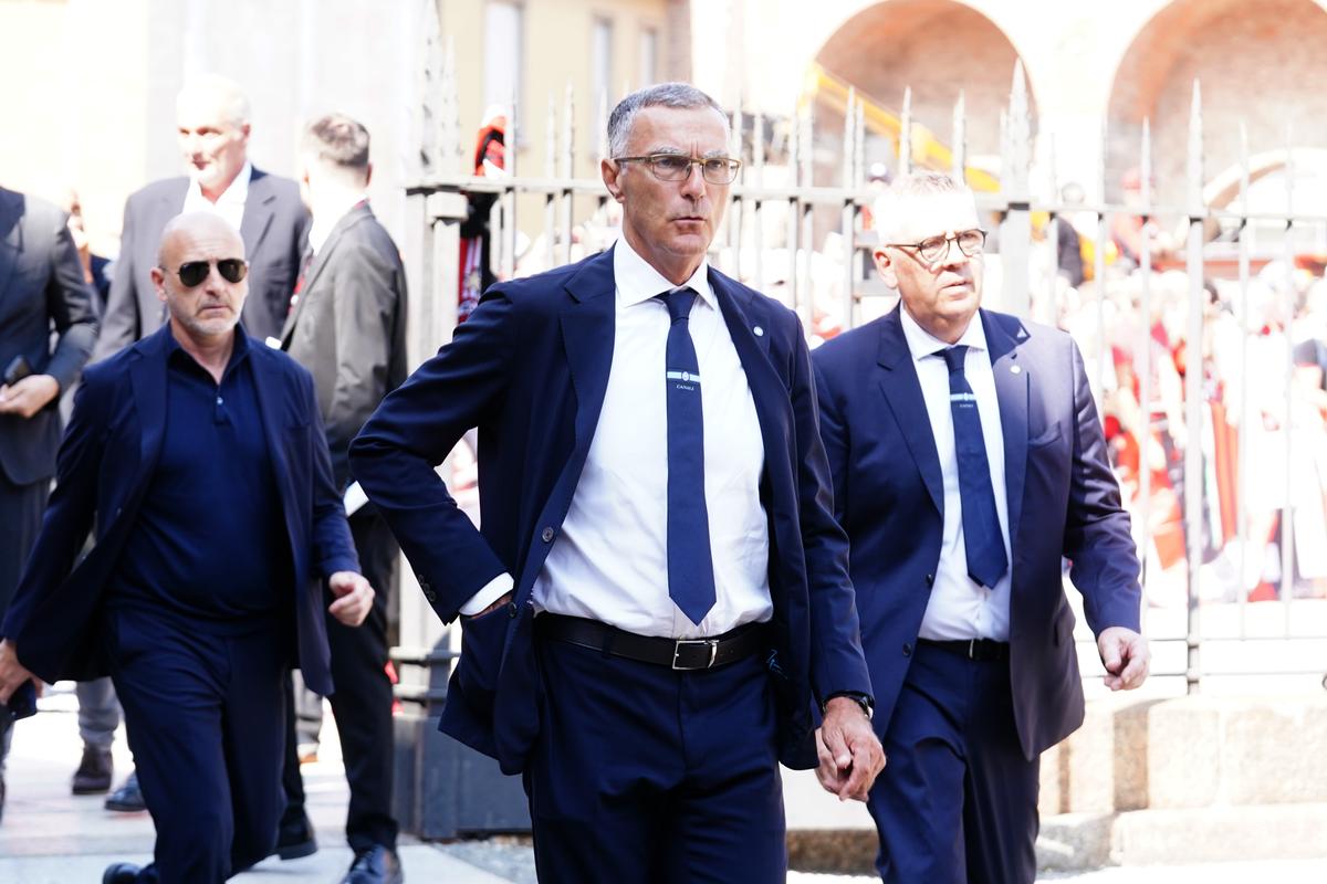 Giganții fotbalului, prezenți la înmormântarea lui Franco Baresi! Fețe nemaivăzute de microbiști de ceva vreme și-au făcut apariția