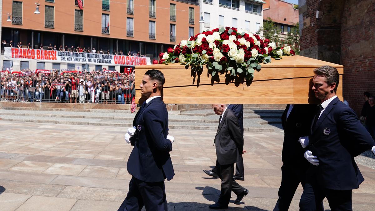 Imagini impresionante: Franco Baresi a fost înmormântat azi la Milano