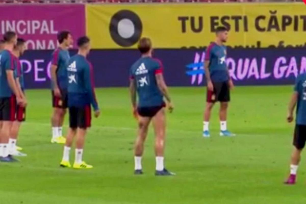 ROMÂNIA - SPANIA // VIDEO ȘOC! Gazonul de pe Arena Națională s-a stricat înainte de primul meci! Imagini îngrijorătoare cu suprafața pentru care s-au cheltuit 240.000 de euro