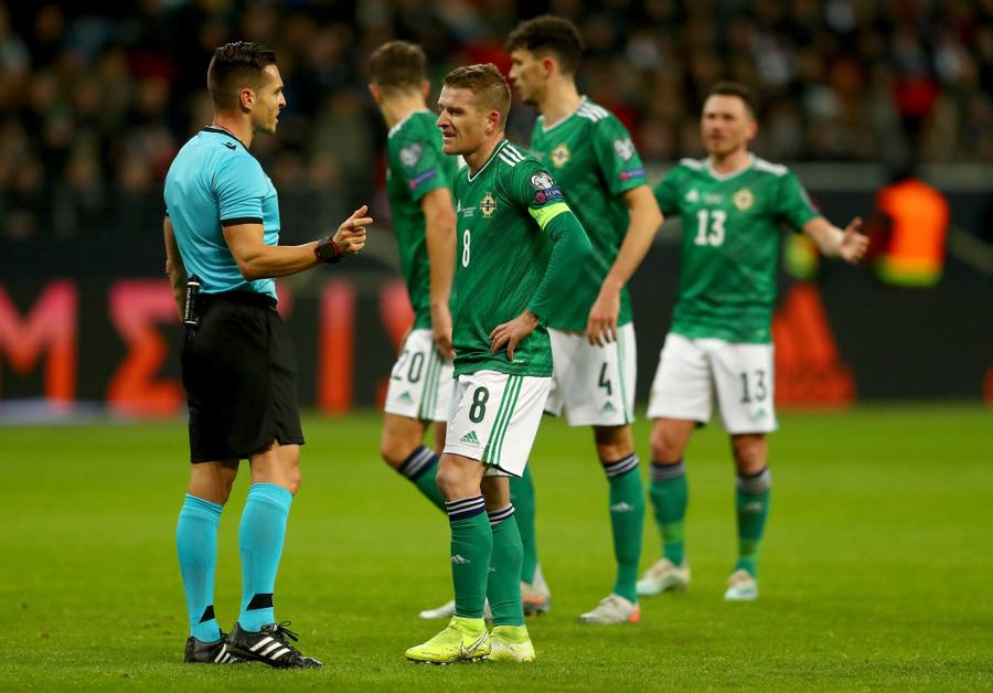 Steven Davis ROMÂNIA - IRLANDA DE NORD. Duel de foc pentru Ianis Hagi: „Cei mai buni inamici”