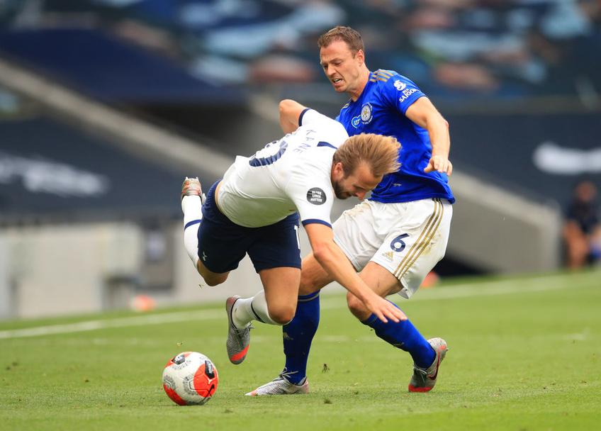 Jonny Evans, stoperul lui Leicester, cu care selecționerul Baraclough voia să înceapă astăzi, a părăsit în cele din urmă lotul britanicilor. Foto: Guliver/GettyImages