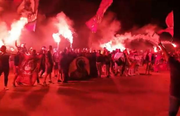 Spectacol! Galeria Rapidului a vizitat echipa înaintea semifinalei de sâmbătă cu SCM Rm. Vâlcea