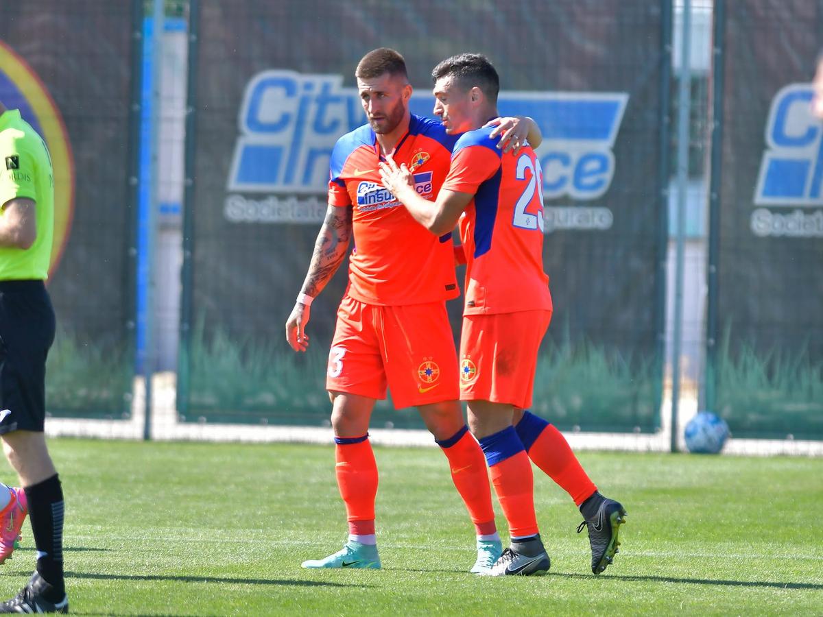 Claudiu Keșeru și Vali Gheorghe, la primul meci în tricoul lui FCSB » Debut perfect pentru noile transferuri ale roș-albaștrilor