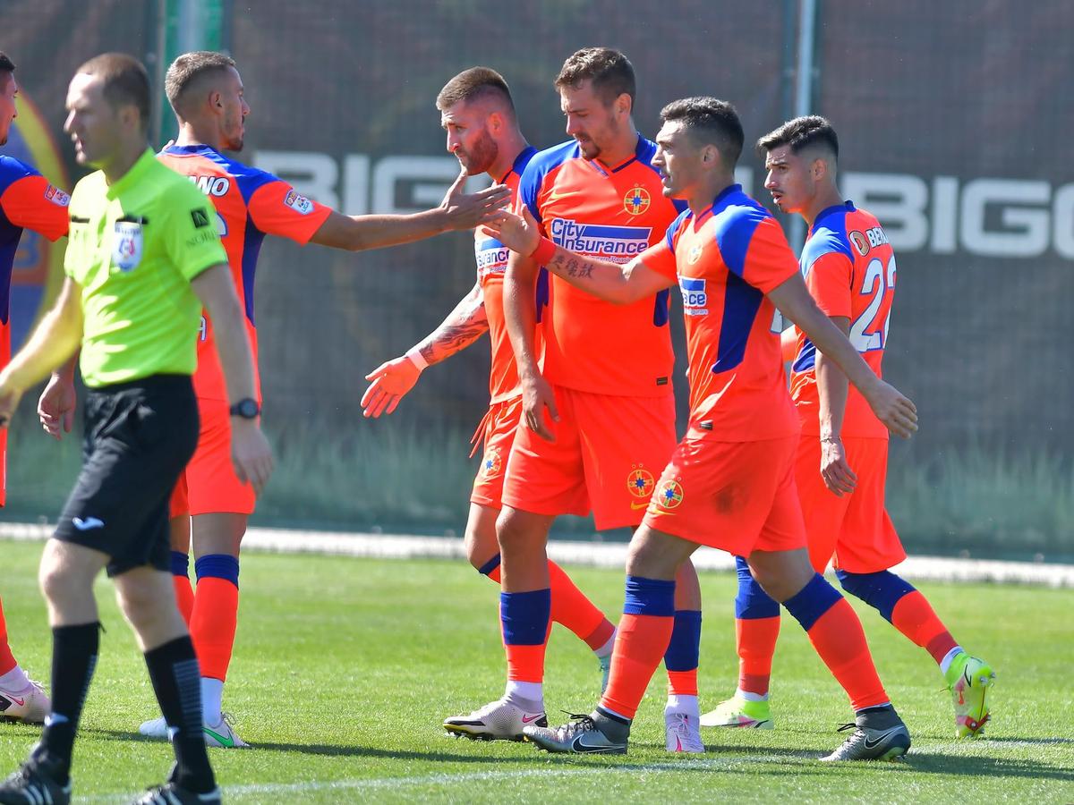 Claudiu Keșeru și Vali Gheorghe, la primul meci în tricoul lui FCSB » Debut perfect pentru noile transferuri ale roș-albaștrilor