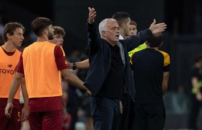 Mourinho, un car de nervi în umilința din Serie A » 4 goluri încasate de AS Roma pe Dacia Arena