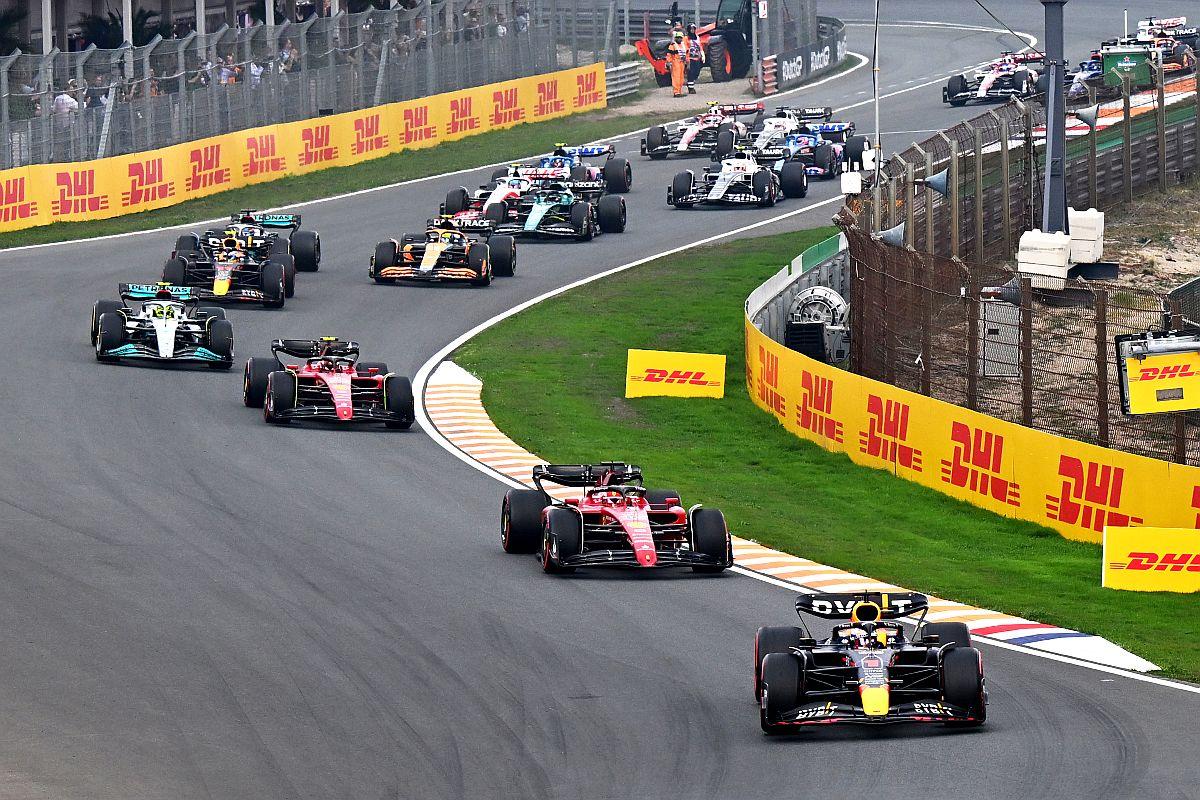 Verstappen a câștigat Marele Premiu al Țărilor de Jos, cursa de „casă” din Formula 1. Russell și Leclerc completează podiumul