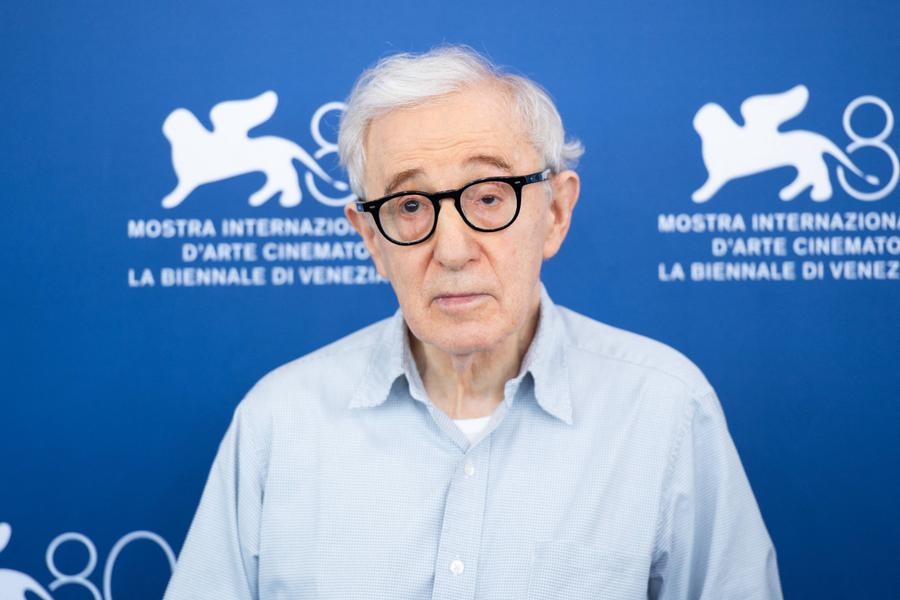 Celebrul regizor Woody Allen. Foto: Imago Images Celebrul regizor Woody Allen îi ia apărarea lui Luis Rubiales: „E greu să-ți imaginezi că cineva își poate pierde serviciul pentru un sărut în public!”