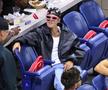 Apariția bizară a celebrului cuplu la US Open! El nu și-a dat jos ochelarii de soare roz, iar ea a îmbrăcat o rochie mini