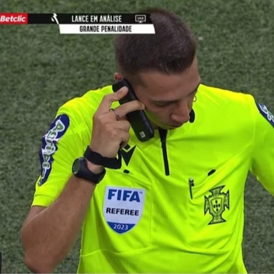 Arbitru în meciul lui FC Porto „O caricatură de fotbal