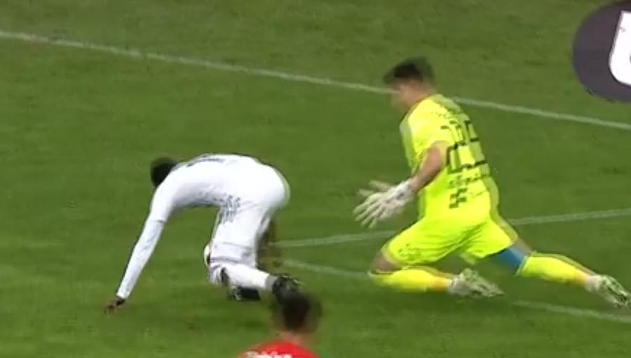 Repriză plină la Botoșani - Hermannstadt! VAR-ul a intervenit de 3 ori