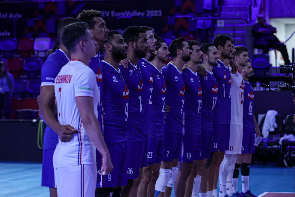 România a învins Franța, deținătoarea titlului olimpic, la Campionatul European de volei masculin și este în optimile de finală