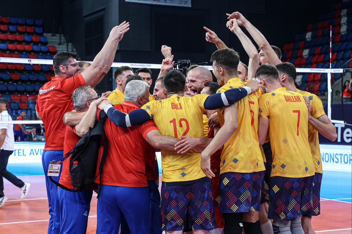 România a învins Franța, deținătoarea titlului olimpic, la Campionatul European de volei masculin și este în optimile de finală