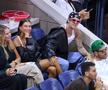 Apariția bizară a celebrului cuplu la US Open! El nu și-a dat jos ochelarii de soare roz, iar ea a îmbrăcat o rochie mini