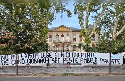 Reacția lui Gigi Becali, după ce ultrașii Stelei au afișat în Piața Victoriei: „Ciobanu-i șef peste ambele Palate!”