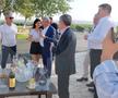 Stere Halep face spectacol cu acordeoniștii. foto: Mitruț Docan/GSP