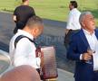Stere Halep face spectacol cu acordeoniștii. foto: Mitruț Docan/GSP