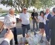 Stere Halep face spectacol cu acordeoniștii. foto: Mitruț Docan/GSP