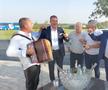 Stere Halep face spectacol cu acordeoniștii. foto: Mitruț Docan/GSP