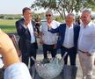 Stere Halep face spectacol cu acordeoniștii. foto: Mitruț Docan/GSP