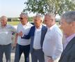 Stere Halep face spectacol cu acordeoniștii. foto: Mitruț Docan/GSP