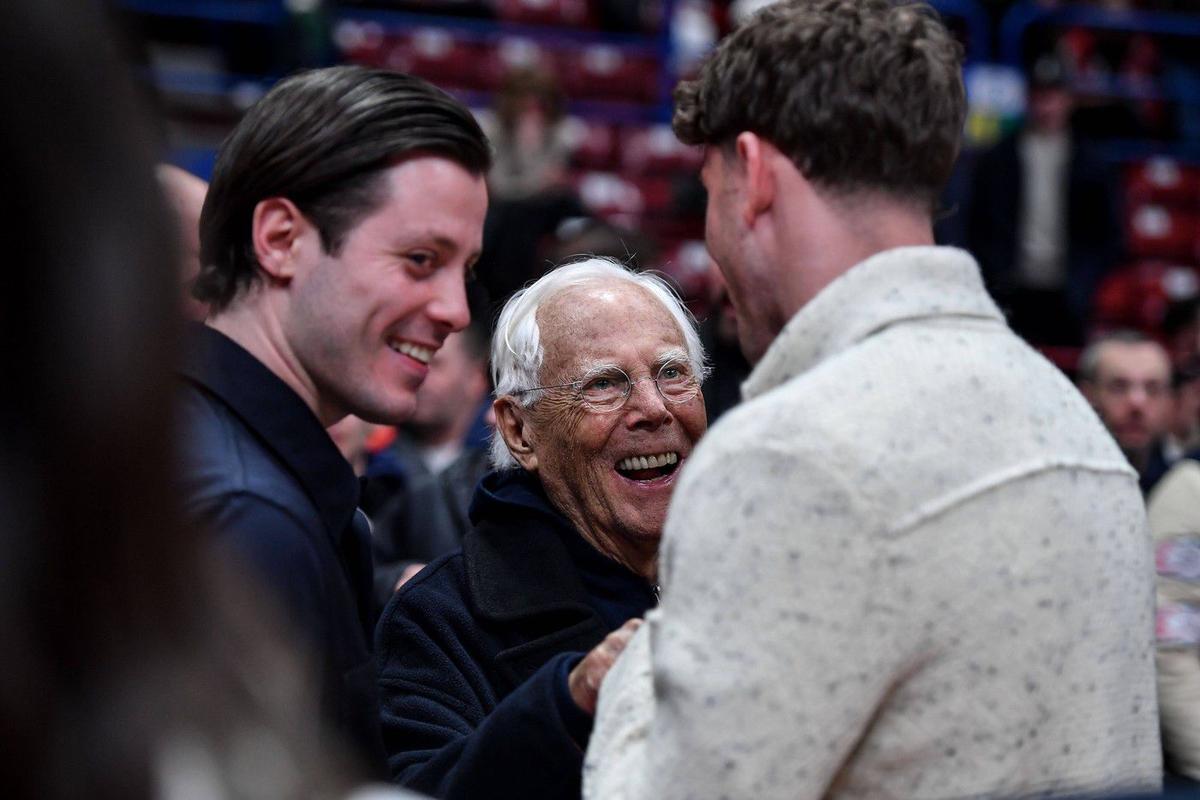 Legendarul Giorgio Armani a rămas impresionat de stilul vestimentar al unui fotbalist celebru