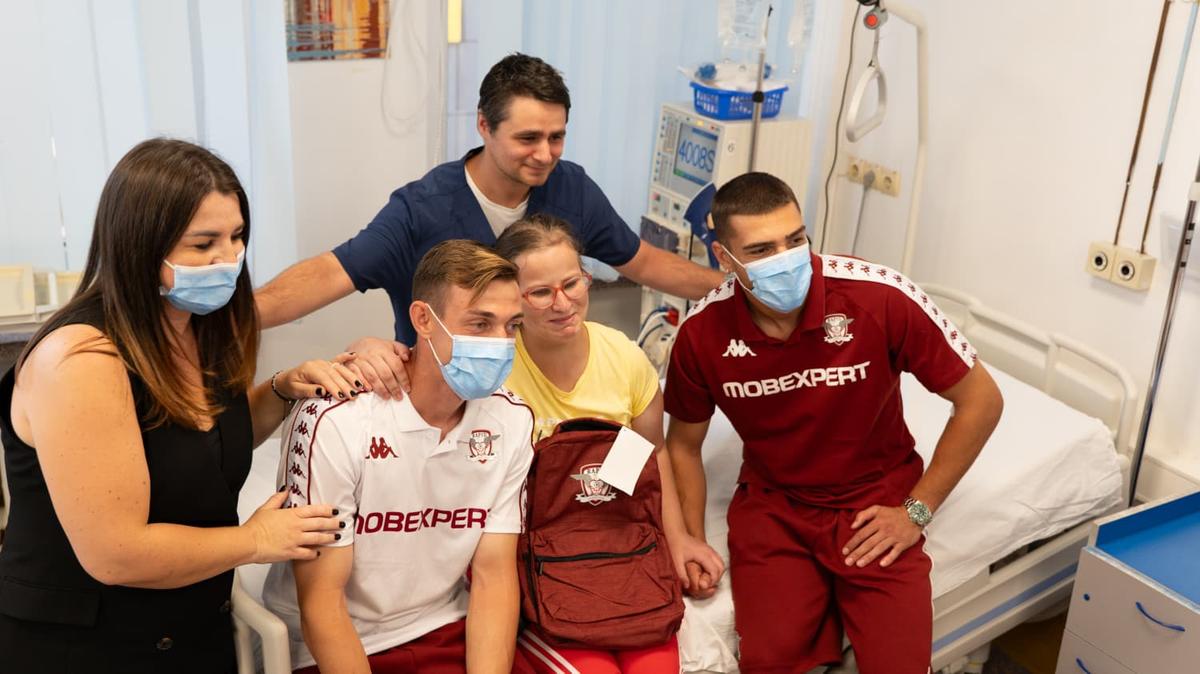 Claudiu Micovschi și Denis Ciobotariu, la Spitalul Clinic de Urgență pentru Copii „Marie Curie” din București