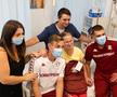 Rapidiștii au adus zâmbete pe chipurile copiilor internați la Spitalul „Marie Curie” din București: „Când îi vezi îți dai seama că tu nu ai nicio problemă”