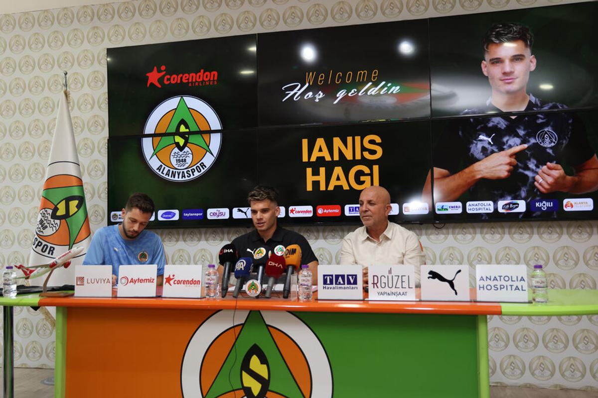 Ianis Hagi a fost prezentat OFICIAL la noua echipă! Ce număr va purta