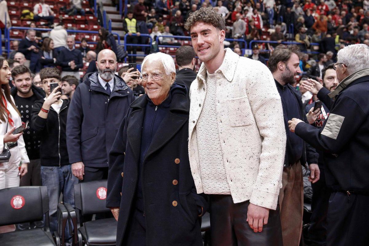 Legendarul Giorgio Armani a rămas impresionat de stilul vestimentar al unui fotbalist celebru