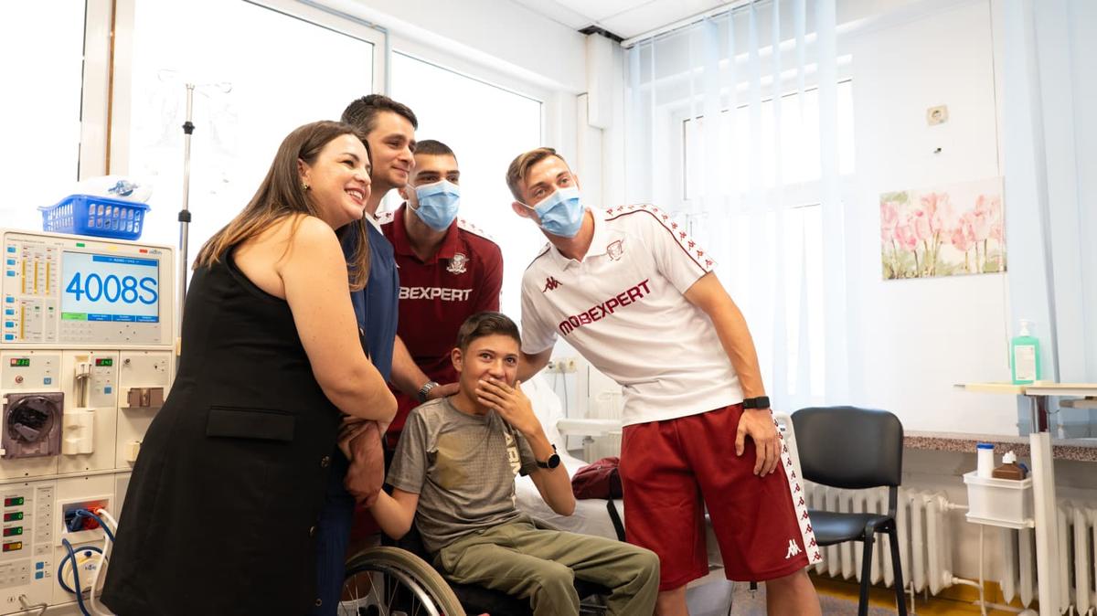 Claudiu Micovschi și Denis Ciobotariu, la Spitalul Clinic de Urgență pentru Copii „Marie Curie” din București