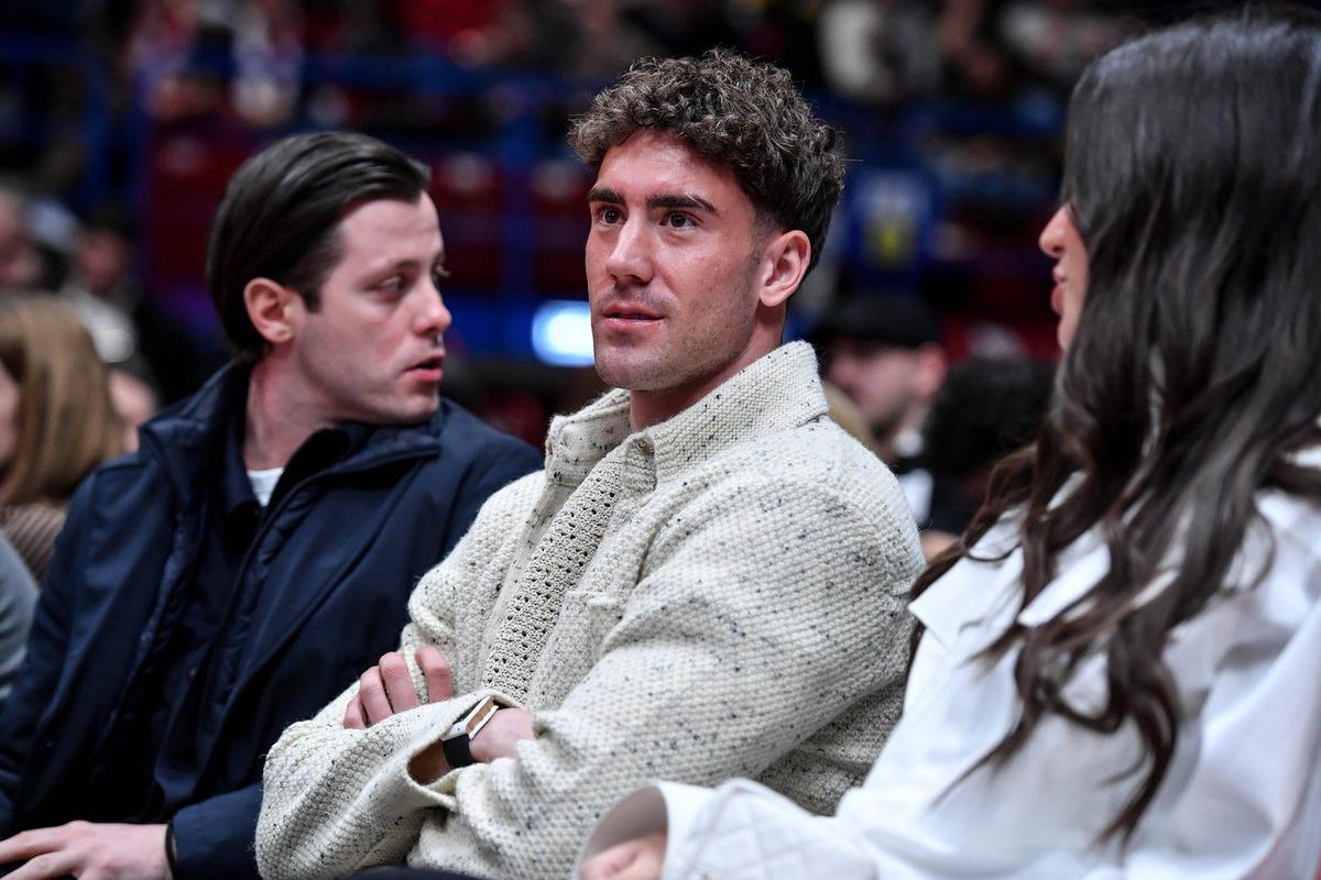 Legendarul Giorgio Armani a rămas impresionat de stilul vestimentar al unui fotbalist celebru