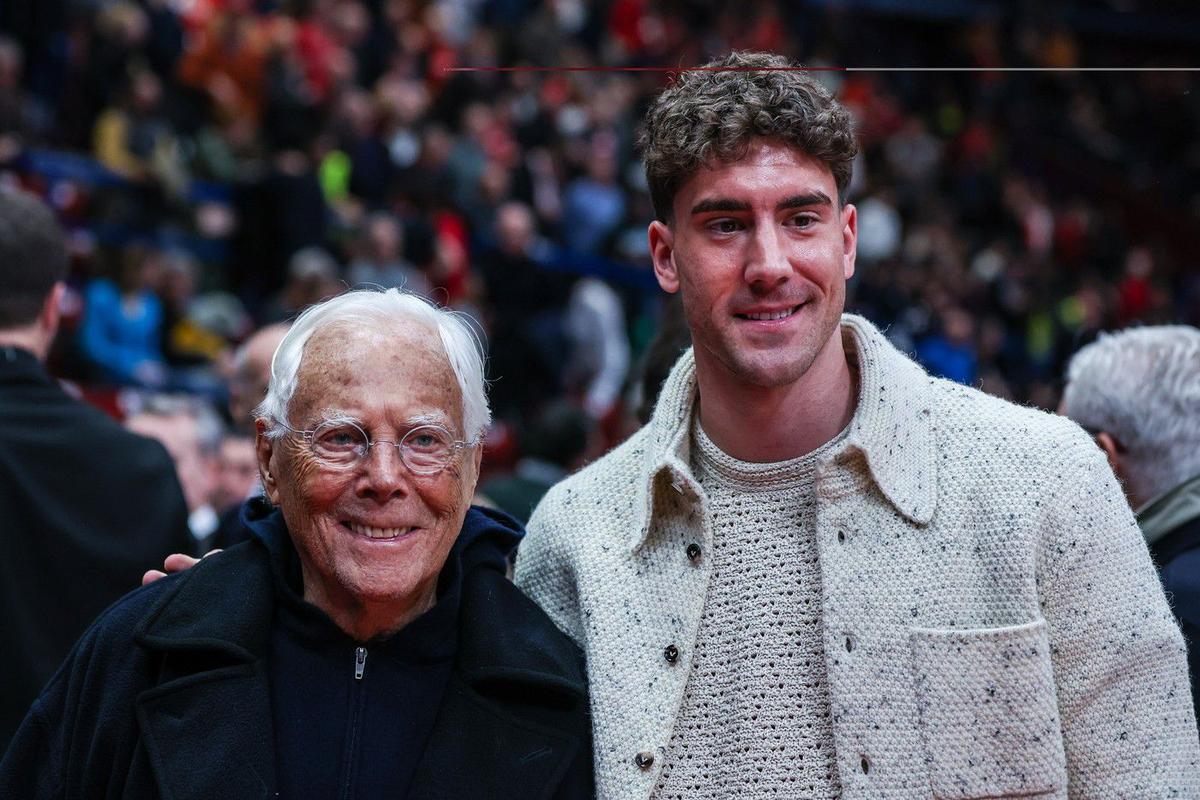 Legendarul Giorgio Armani a rămas impresionat de stilul vestimentar al unui fotbalist celebru