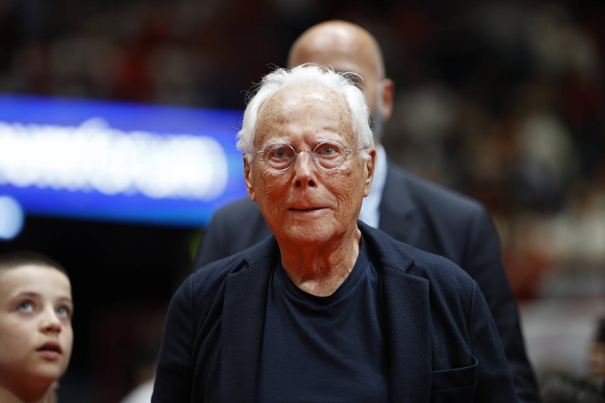 Legendarul Giorgio Armani a rămas impresionat de stilul vestimentar al unui fotbalist celebru