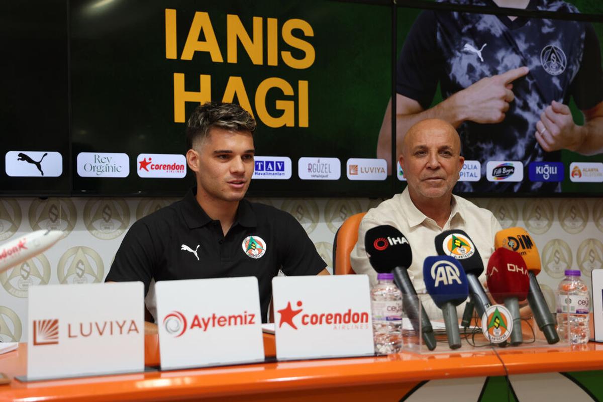 Ianis Hagi a semnat cu Alanyaspor