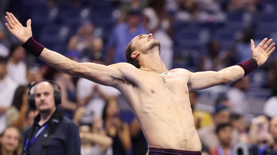 Alexander Zverev la finalul partidei din turul al doilea FOTO Dustin Satloff/USTA Alexander Zverev, încă un meci-maraton: „Câștig fără să joc frumos. Este și asta o abilitate”