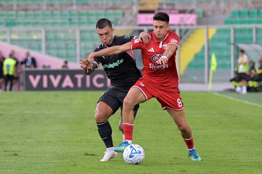 Rareș Ilie, pasă de gol pentru Mantova în Cupa Italiei // foto: imago images Rareș Ilie, decisiv în Cupa Italiei » Meci dramatic cu 7 goluri
