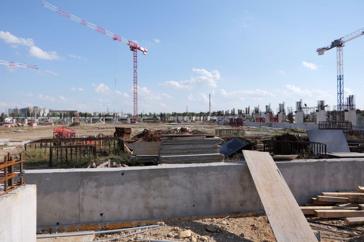 Am intrat pe singurul stadion din România unde se lucrează zi-lumină » 300 de oameni pe șantier, GSP are detalii: „Ritmul e accelerat la maximum”