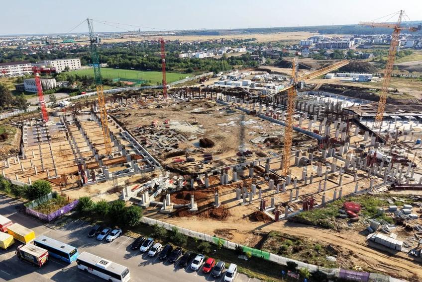 Imagini din dronă cu șantierul stadionului „Nicolae Dobrin”, la începutul lui septembrie 2026