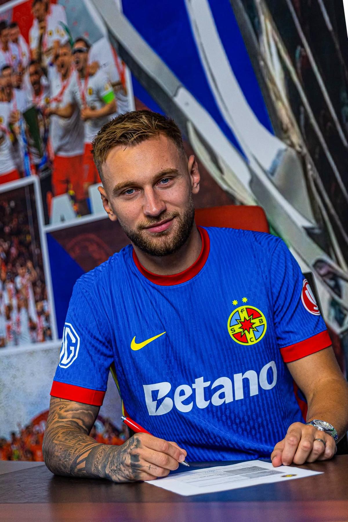 Primele imagini cu Drăguș în tricoul FCSB-ului: „Ne vedem la stadion!”