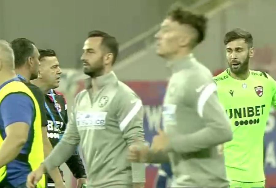 Tomas Mejias, înjură după meciul cu FCSB // FOTO: Captură Digi Sport FCSB - DINAMO 3-2. Toni Petrea, înjurat de un jucător la finalul derby-ului: „Puta madre!”