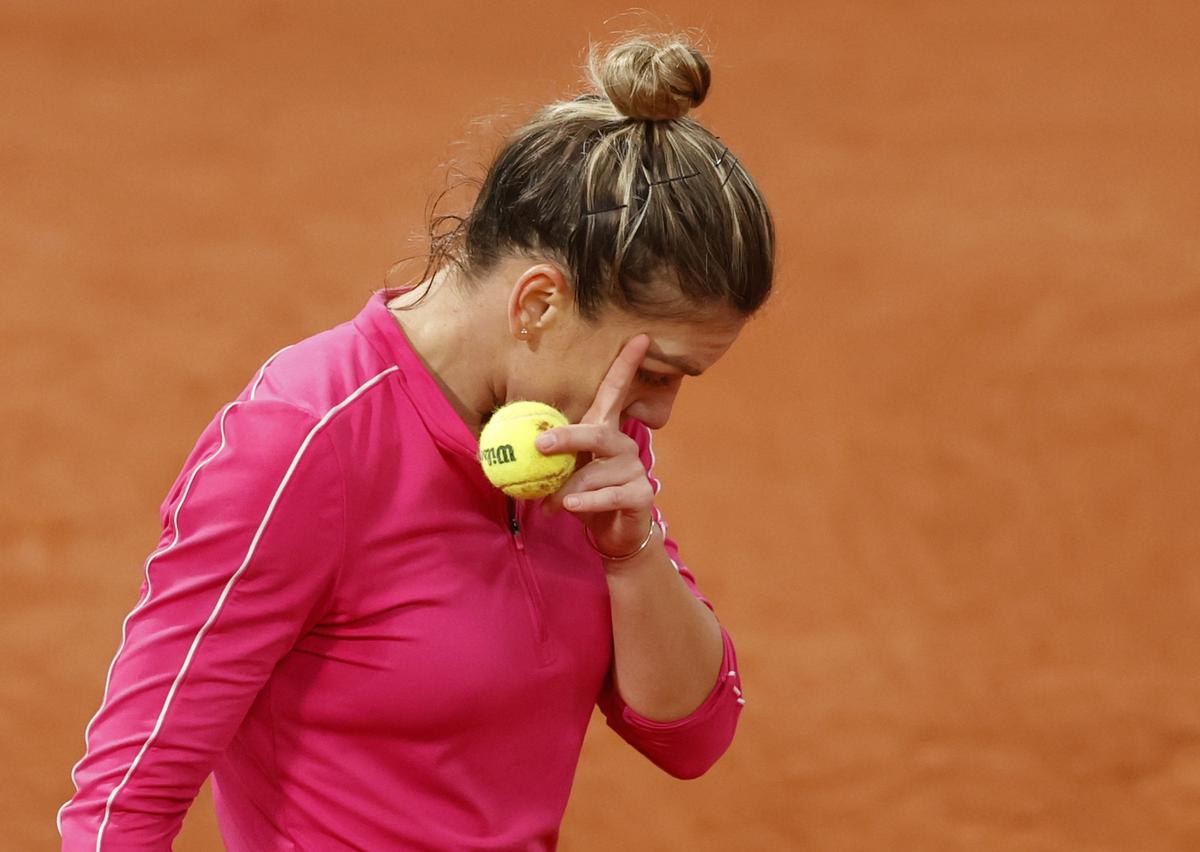 SIMONA HALEP - IGA SWIATEK 1-6, 2-6.  Simona Halep e OUT Roland Garros! A câștigat doar trei game-uri cu Iga Swiatek